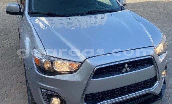 Dieundeu Occasion Mitsubishi Outlander Silver Auto in Dakar in Dakar