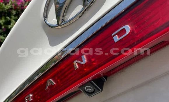 Dieundeu Occasion Hyundai Grandeur White Auto in Dakar in Dakar Dieundeu Occasion Hyundai Grandeur White Auto in Dakar in Dakar