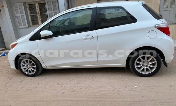 Acheter Occasion Voiture Toyota Yaris Blanc à Dakar, Dakar Acheter Occasion Voiture Toyota Yaris Blanc à Dakar, Dakar