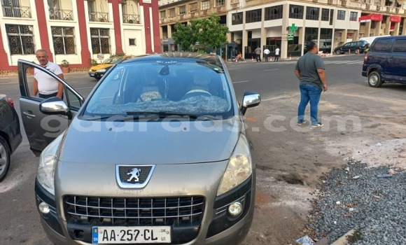 Buy Used Peugeot 3008 Brown Car in Dakar in Dakar