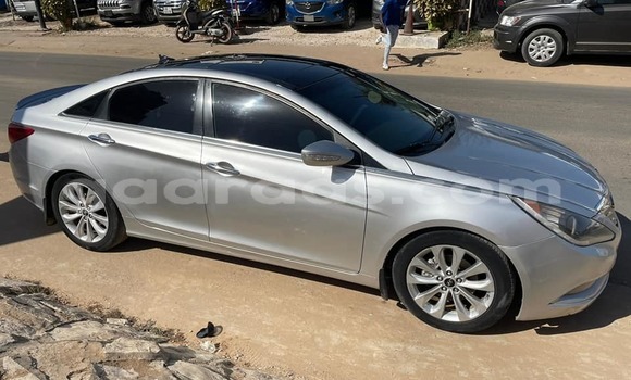 Dieundeu Occasion Hyundai Sonata Silver Auto in Dakar in Dakar Dieundeu Occasion Hyundai Sonata Silver Auto in Dakar in Dakar