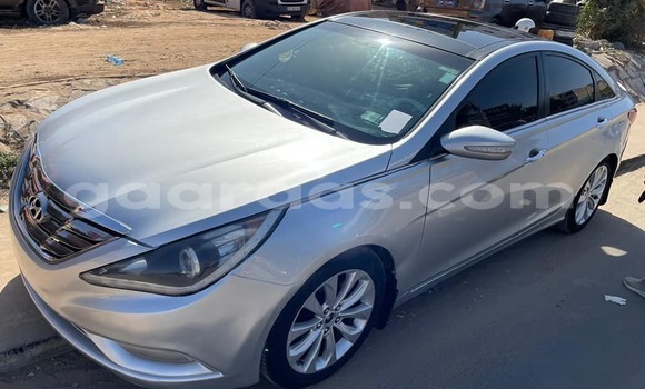 Dieundeu Occasion Hyundai Sonata Silver Auto in Dakar in Dakar Dieundeu Occasion Hyundai Sonata Silver Auto in Dakar in Dakar