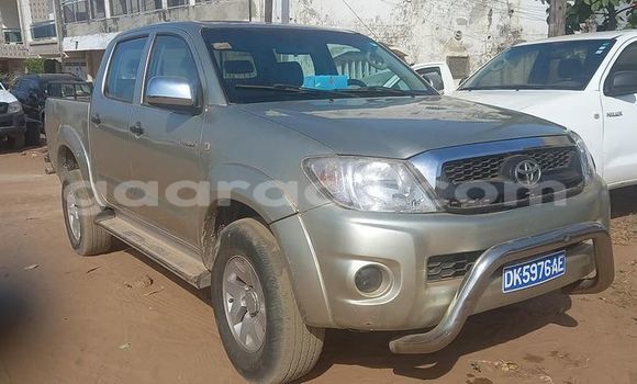 Dieundeu Occasion Toyota Hilux Silver Auto in Dakar in Dakar