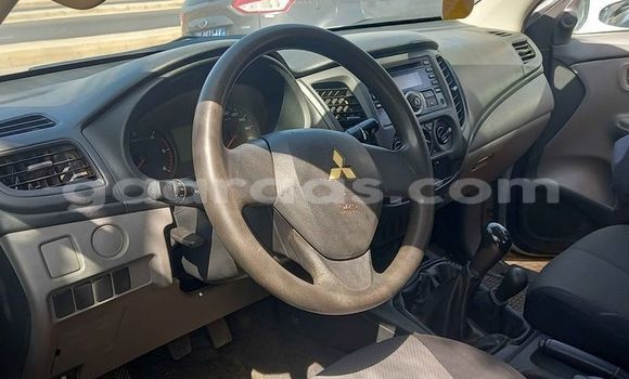 Dieundeu Occasion Mitsubishi L200 Silver Auto in Dakar in Dakar Dieundeu Occasion Mitsubishi L200 Silver Auto in Dakar in Dakar