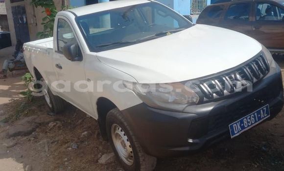 Dieundeu Occasion Mitsubishi L200 White Auto in Dakar in Dakar Dieundeu Occasion Mitsubishi L200 White Auto in Dakar in Dakar