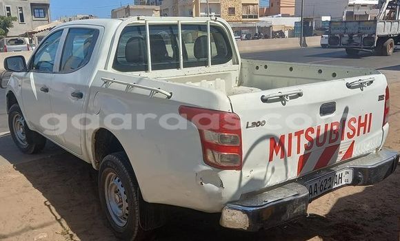 Acheter Occasion Voiture Mitsubishi L200 Blanc à Dakar, Dakar Acheter Occasion Voiture Mitsubishi L200 Blanc à Dakar, Dakar