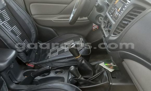 Acheter Occasion Voiture Mitsubishi L200 Blanc à Dakar, Dakar Acheter Occasion Voiture Mitsubishi L200 Blanc à Dakar, Dakar