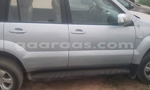 Dieundeu Occasion Toyota Land Cruiser Prado Silver Auto in Dakar in Dakar Dieundeu Occasion Toyota Land Cruiser Prado Silver Auto in Dakar in Dakar