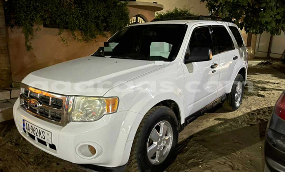 Acheter Occasion Voiture Ford Escape Blanc à Dakar, Dakar Acheter Occasion Voiture Ford Escape Blanc à Dakar, Dakar