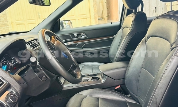 Buy Import Ford Explorer Silver Car in Dakar in Dakar Buy Import Ford Explorer Silver Car in Dakar in Dakar