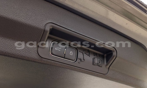 Buy Import Ford Explorer Silver Car in Dakar in Dakar Buy Import Ford Explorer Silver Car in Dakar in Dakar