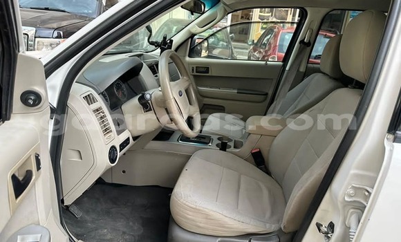 Acheter Occasion Voiture Ford Escape Blanc à Dakar, Dakar Acheter Occasion Voiture Ford Escape Blanc à Dakar, Dakar