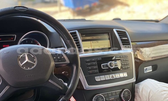 Acheter Occasion Voiture Mercedes‒Benz ML–Class Noir à Dakar, Dakar Acheter Occasion Voiture Mercedes‒Benz ML–Class Noir à Dakar, Dakar