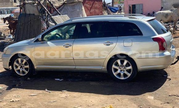 Dieundeu Occasion Toyota Avensis Silver Auto in Dakar in Dakar