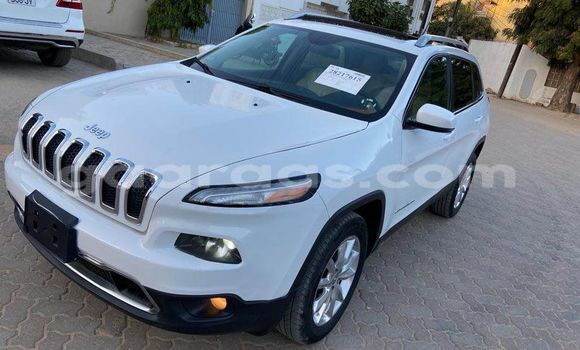 Buy Used Jeep Cherokee White Car in Dakar in Dakar