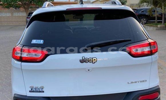 Buy Used Jeep Cherokee White Car in Dakar in Dakar Buy Used Jeep Cherokee White Car in Dakar in Dakar