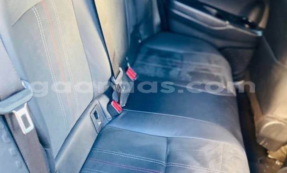 Dieundeu Occasion Toyota C-HR White Auto in Dakar in Dakar Dieundeu Occasion Toyota C-HR White Auto in Dakar in Dakar