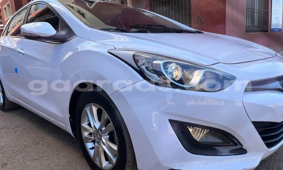 Acheter Occasion Voiture Hyundai Elantra Blanc à Dakar, Dakar
