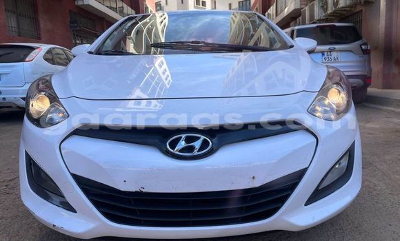 Acheter Occasion Voiture Hyundai Elantra Blanc à Dakar, Dakar Acheter Occasion Voiture Hyundai Elantra Blanc à Dakar, Dakar