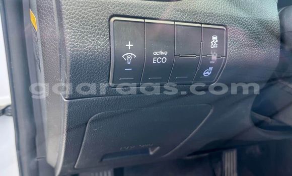 Acheter Occasion Voiture Hyundai Elantra Blanc à Dakar, Dakar Acheter Occasion Voiture Hyundai Elantra Blanc à Dakar, Dakar