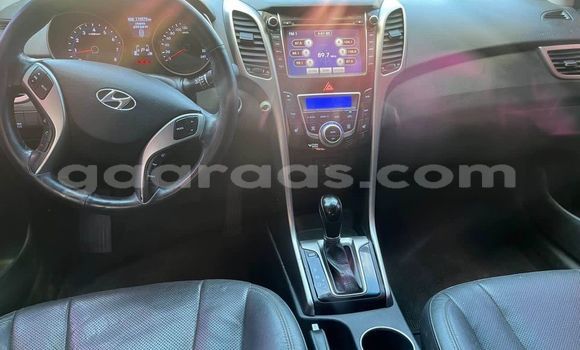 Acheter Occasion Voiture Hyundai Elantra Blanc à Dakar, Dakar Acheter Occasion Voiture Hyundai Elantra Blanc à Dakar, Dakar