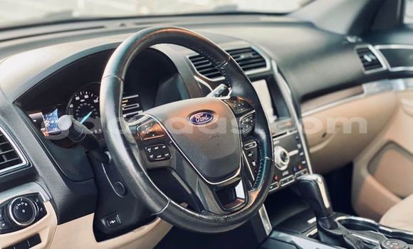 Buy Used Ford Explorer White Car in Dakar in Dakar Buy Used Ford Explorer White Car in Dakar in Dakar