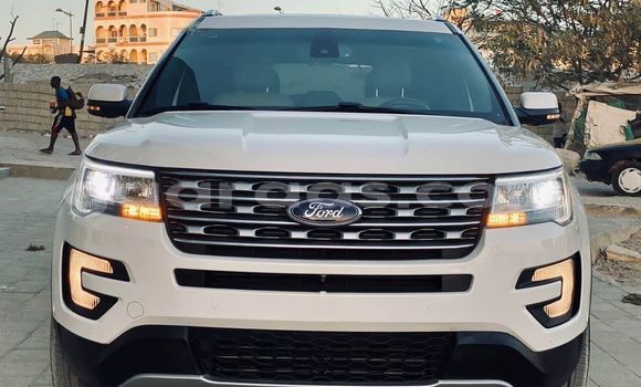 Buy Used Ford Explorer White Car in Dakar in Dakar Buy Used Ford Explorer White Car in Dakar in Dakar