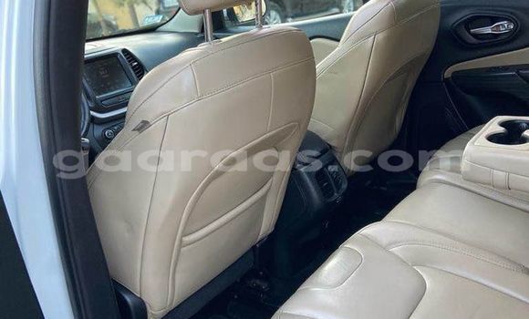 Acheter Occasion Voiture Jeep Cherokee Blanc à Dakar, Dakar Acheter Occasion Voiture Jeep Cherokee Blanc à Dakar, Dakar