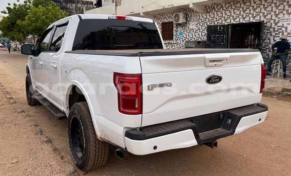 Dieundeu Occasion Ford F–150 White Auto in Dakar in Dakar Dieundeu Occasion Ford F–150 White Auto in Dakar in Dakar