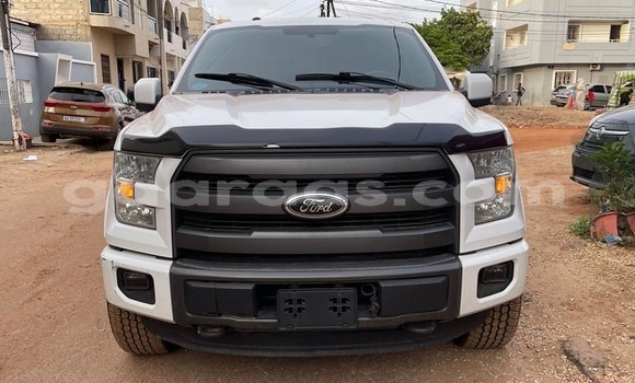 Dieundeu Occasion Ford F–150 White Auto in Dakar in Dakar Dieundeu Occasion Ford F–150 White Auto in Dakar in Dakar