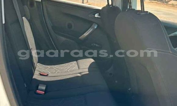 Dieundeu Occasion Peugeot 2008 White Auto in Dakar in Dakar Dieundeu Occasion Peugeot 2008 White Auto in Dakar in Dakar