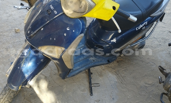 Acheter Occasion Moto Piaggio X9 Bleu à Dakar, Dakar Acheter Occasion Moto Piaggio X9 Bleu à Dakar, Dakar