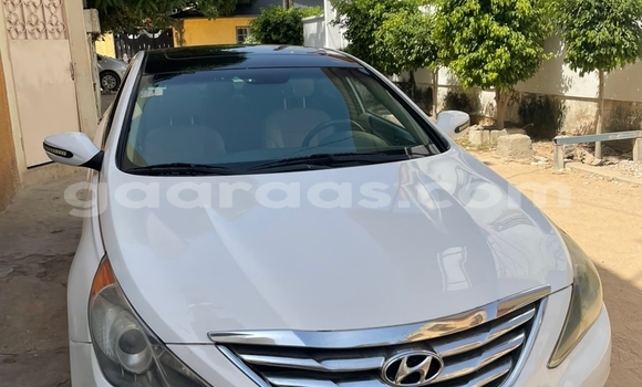 Dieundeu Occasion Hyundai Sonata White Auto in Dakar in Dakar
