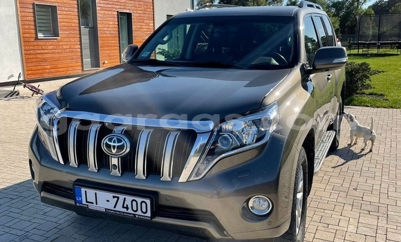 Dieundeu Imported Toyota Prado Brown Auto in Dakar in Dakar