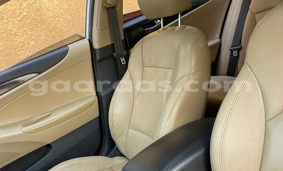 Dieundeu Occasion Hyundai Sonata White Auto in Dakar in Dakar Dieundeu Occasion Hyundai Sonata White Auto in Dakar in Dakar