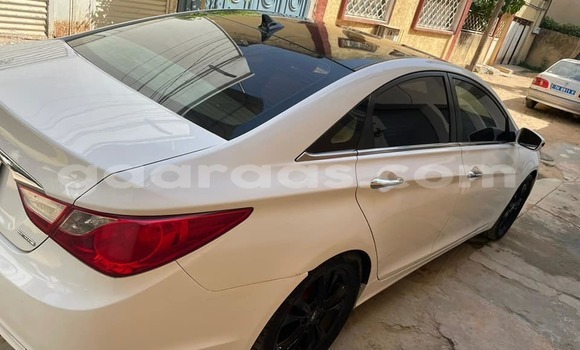 Dieundeu Occasion Hyundai Sonata White Auto in Dakar in Dakar Dieundeu Occasion Hyundai Sonata White Auto in Dakar in Dakar
