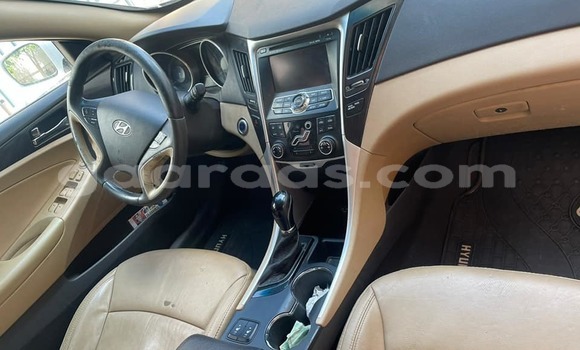 Dieundeu Occasion Hyundai Sonata White Auto in Dakar in Dakar Dieundeu Occasion Hyundai Sonata White Auto in Dakar in Dakar