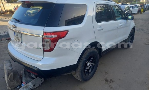 Acheter Occasion Voiture Ford Explorer Blanc à Dakar, Dakar Acheter Occasion Voiture Ford Explorer Blanc à Dakar, Dakar