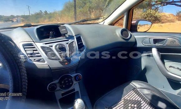 Acheter Occasion Voiture Ford Fiesta Rouge à Dakar, Dakar Acheter Occasion Voiture Ford Fiesta Rouge à Dakar, Dakar