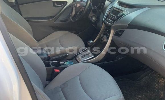 Acheter Occasion Voiture Hyundai Elantra Blanc à Dakar, Dakar Acheter Occasion Voiture Hyundai Elantra Blanc à Dakar, Dakar