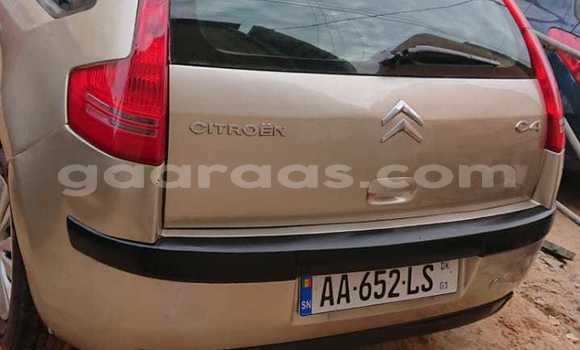 Acheter Occasion Voiture Citroen C4 Beige à Dakar, Dakar Acheter Occasion Voiture Citroen C4 Beige à Dakar, Dakar