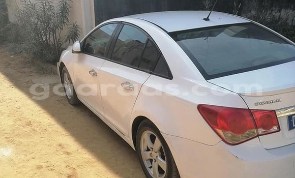 Acheter Occasion Voiture Chevrolet Cruze Blanc à Dakar, Dakar Acheter Occasion Voiture Chevrolet Cruze Blanc à Dakar, Dakar