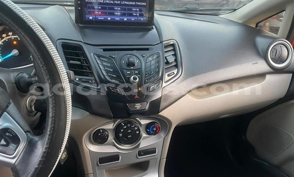 Acheter Occasion Voiture Ford Focus Rouge à Dakar, Dakar Acheter Occasion Voiture Ford Focus Rouge à Dakar, Dakar