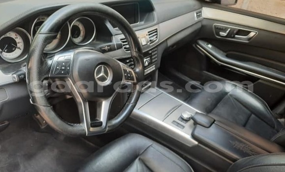 Acheter Occasion Voiture Mercedes‒Benz E–Class Noir à Dakar, Dakar Acheter Occasion Voiture Mercedes‒Benz E–Class Noir à Dakar, Dakar