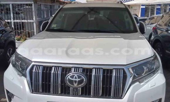 Acheter Occasion Voiture Toyota Land Cruiser Prado Blanc à Dakar, Dakar Acheter Occasion Voiture Toyota Land Cruiser Prado Blanc à Dakar, Dakar