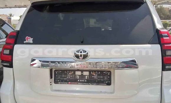 Buy Used Toyota Land Cruiser Prado White Car in Dakar in Dakar Buy Used Toyota Land Cruiser Prado White Car in Dakar in Dakar