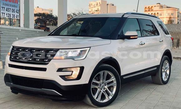 Buy Used Ford Explorer White Car in Dakar in Dakar