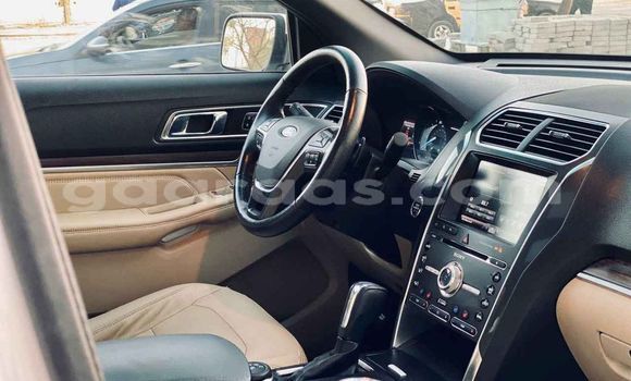 Buy Used Ford Explorer White Car in Dakar in Dakar Buy Used Ford Explorer White Car in Dakar in Dakar