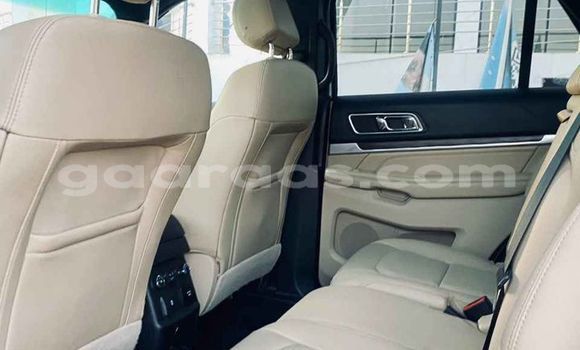 Buy Used Ford Explorer White Car in Dakar in Dakar Buy Used Ford Explorer White Car in Dakar in Dakar