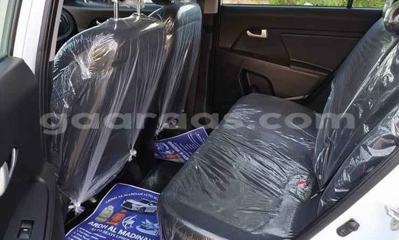 Buy Used Kia Sportage White Car in Dakar in Dakar Buy Used Kia Sportage White Car in Dakar in Dakar